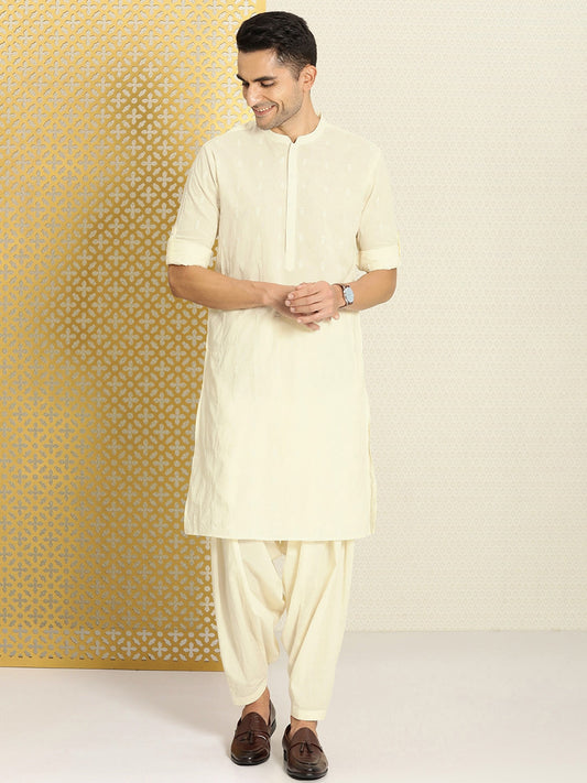 House of Pataudi Men Jashn Embroidered Regular Thread Work Pure Cotton Kurta with Patiala