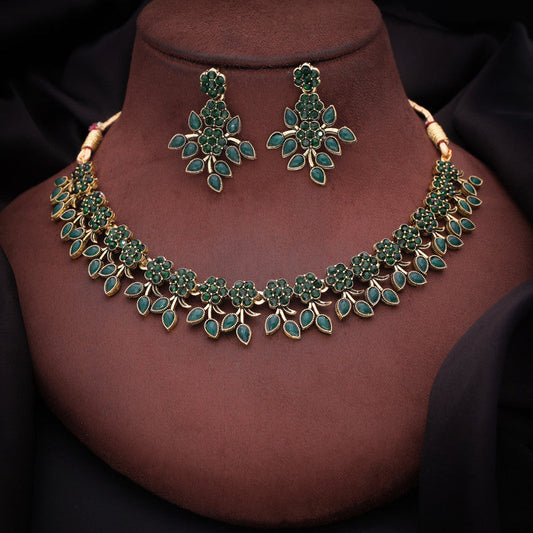 Tehzeeb Creations Brass Gold-Polished Gold, Green Jewel Set