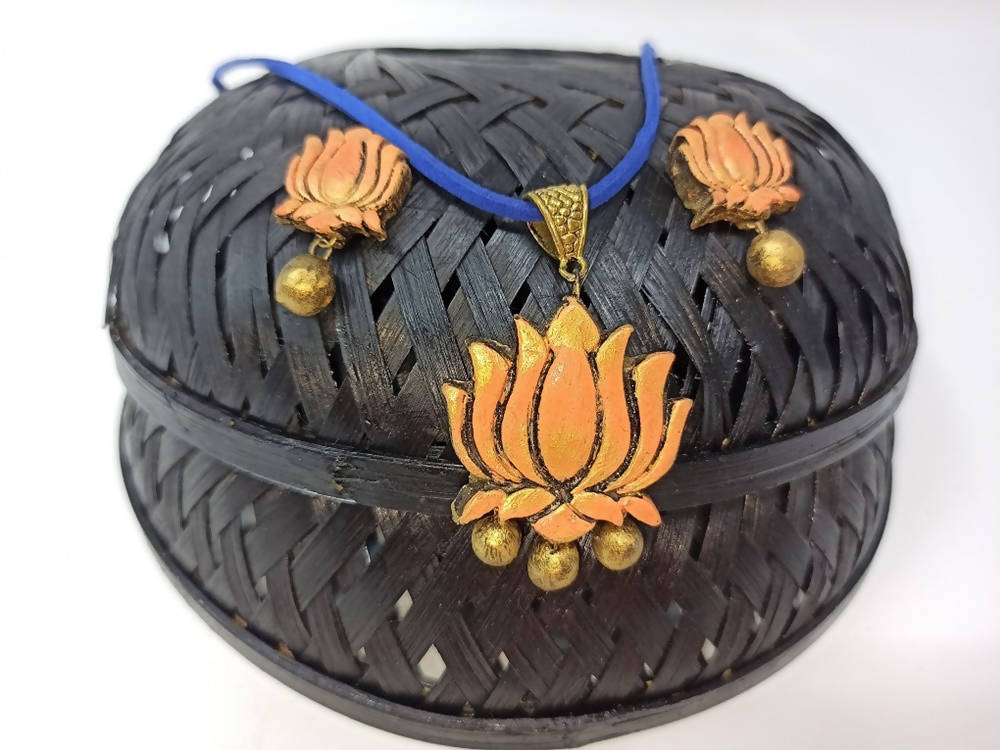 Terracotta Lotus Pendant Mini Necklace Set With Studs