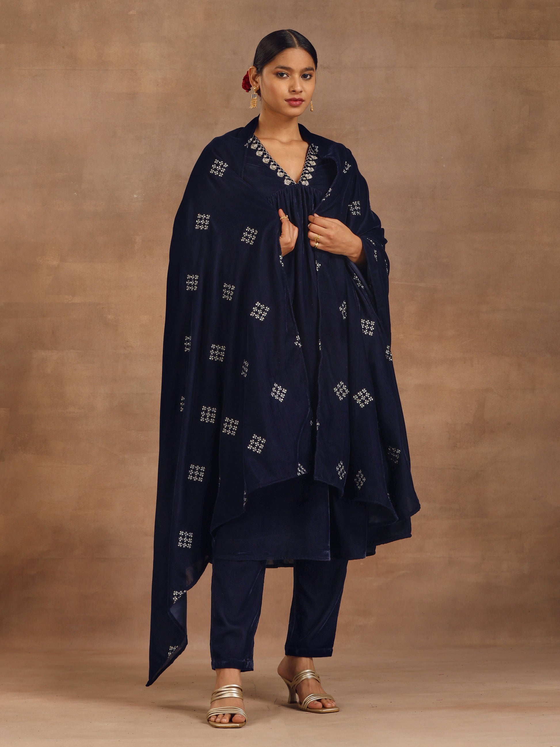 trueBrowns Midnight Blue Velvet Embroidered Shawl - Grab2buy