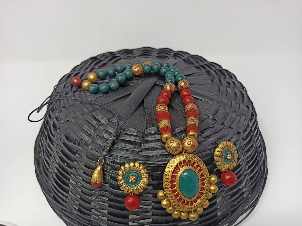 Terracotta Boho Style Long Necklace Set With Studs-Dark Green,Red And Gold