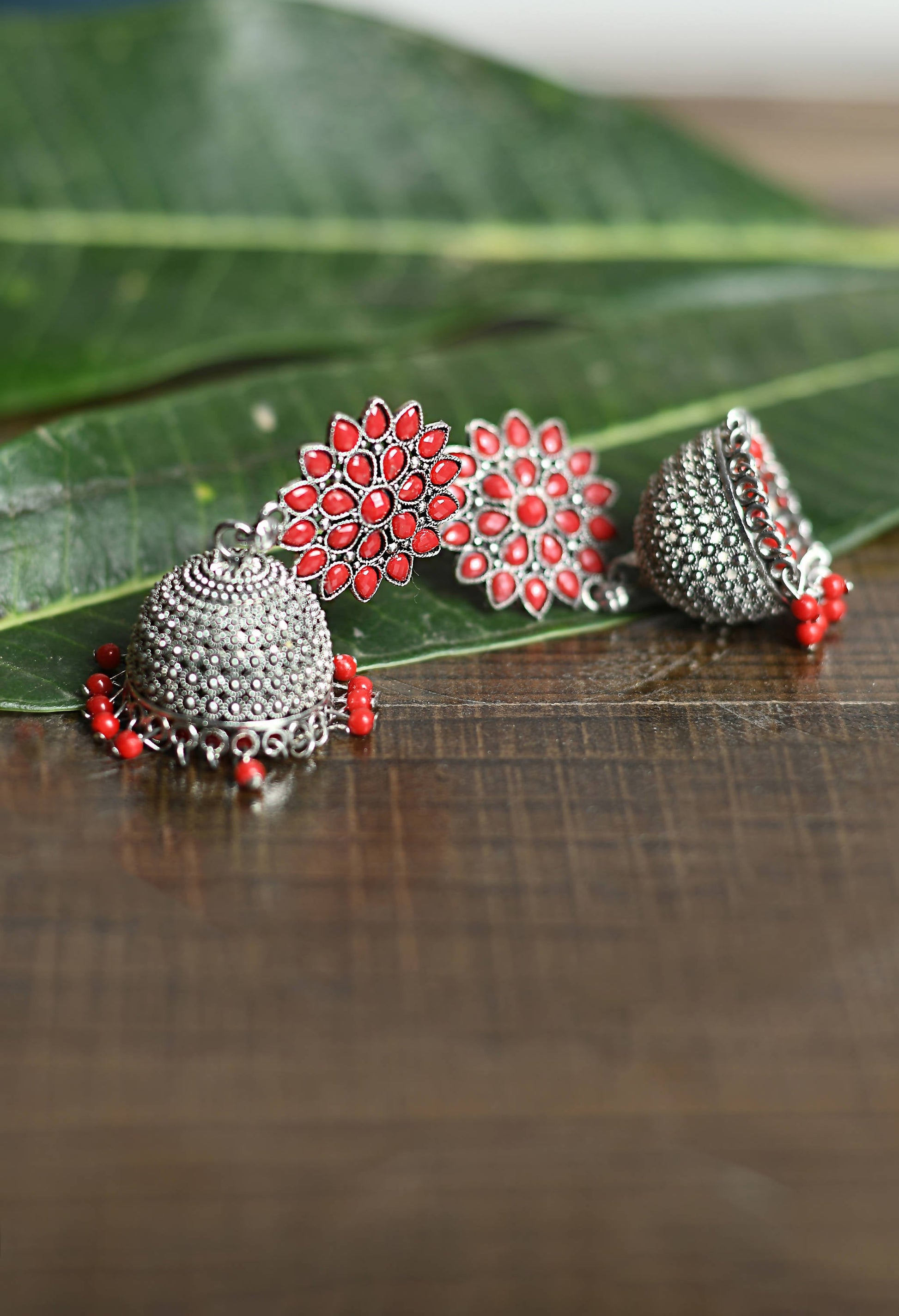 Mominos Fashion Johar Kamal Kundan Work Jhumka With Red Beads - Grab2buy