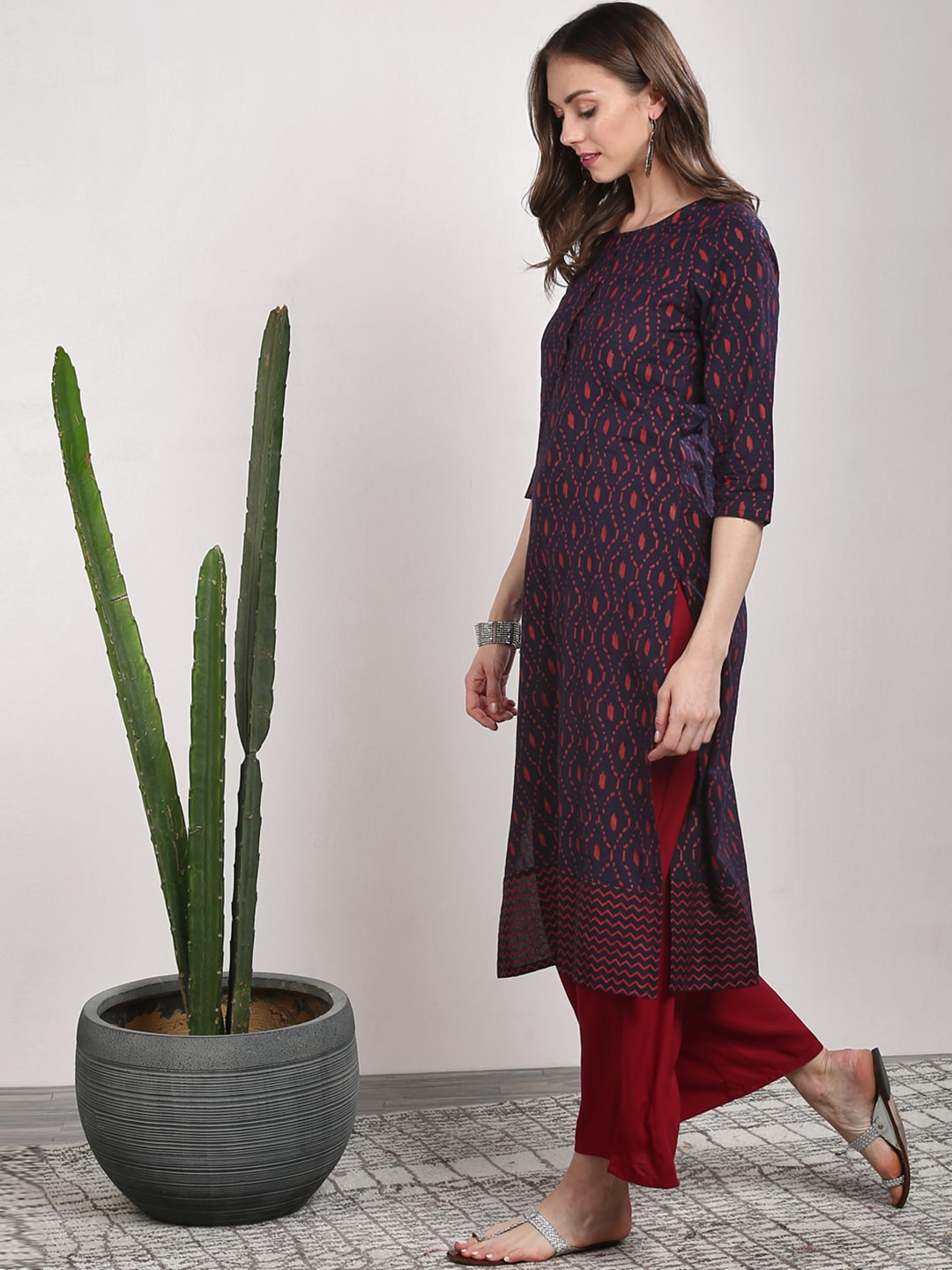 Sangria Women Blue Geometric Printed Straight Kurta - Grab2buy