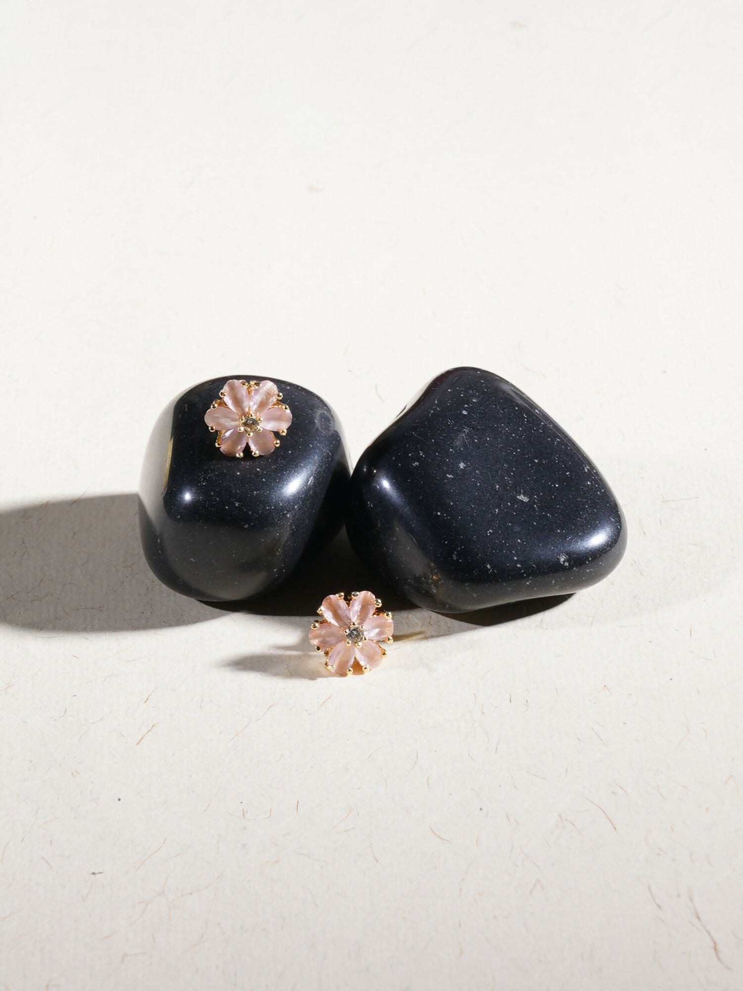 stone stud (peach) - Ruby Raang - Grab2buy