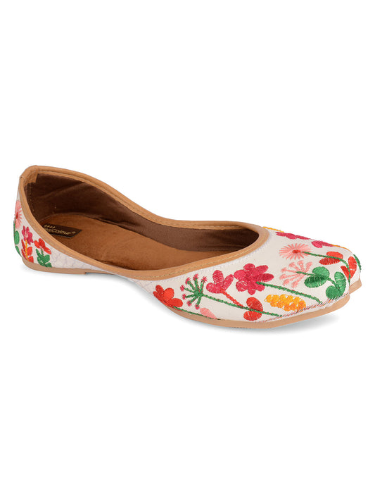 Desi Colour Women Indian Ethnic Footwear-Embellished White Forest Mojari