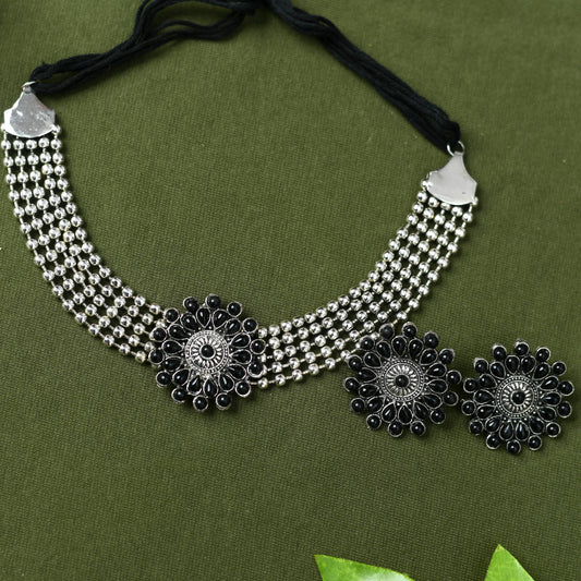 Mominos Fashion Johar Kamal Oxidised Silver-Plated Brass Finish Kundan Choker For Women (Black) - Distacart