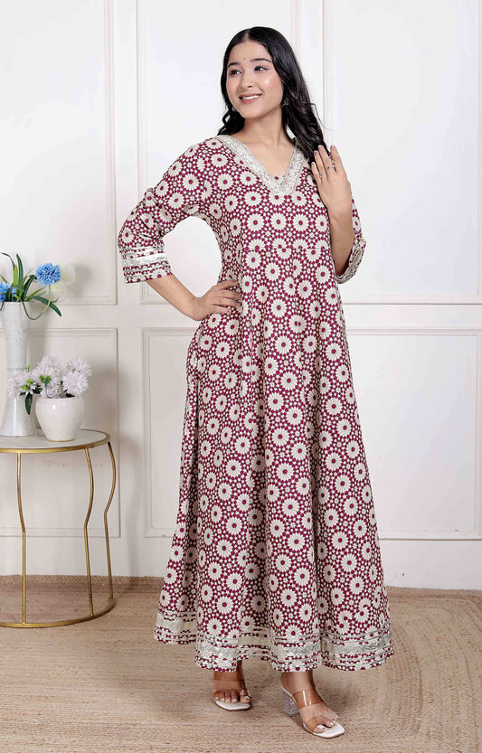 Miravan Women's Cream Embroidered Cotton Anarkali Kurta