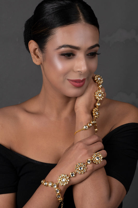 Peryl Women's Handcrafted Floral Kundan Hathphool