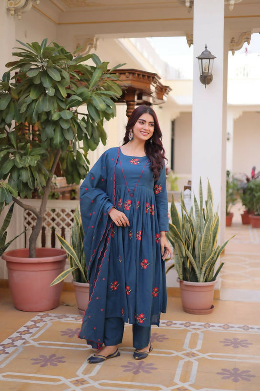 Teeya Creation Womens New Trendy Simple Cotton With Embroidered Work Kurta Set