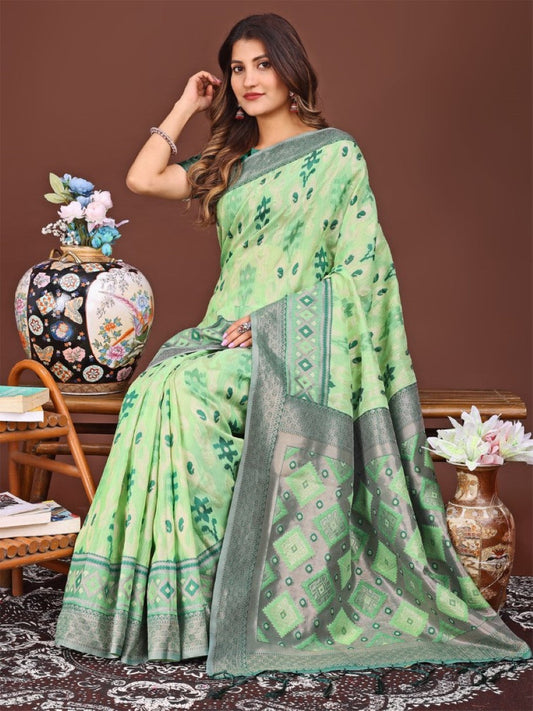 Anaita Green Banarasi Silk Saree With Blouse