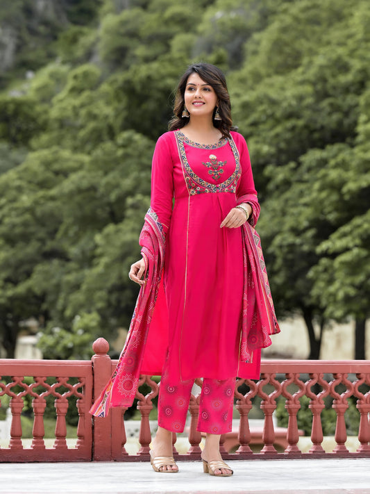Juniper Women's Pink Viscose Rayon Solid Kurta Set
