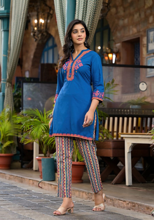 Juniper Women's Blue Thread Embroidered Liva Rayon Short Kurta And Pant Set With Buttons & Coins