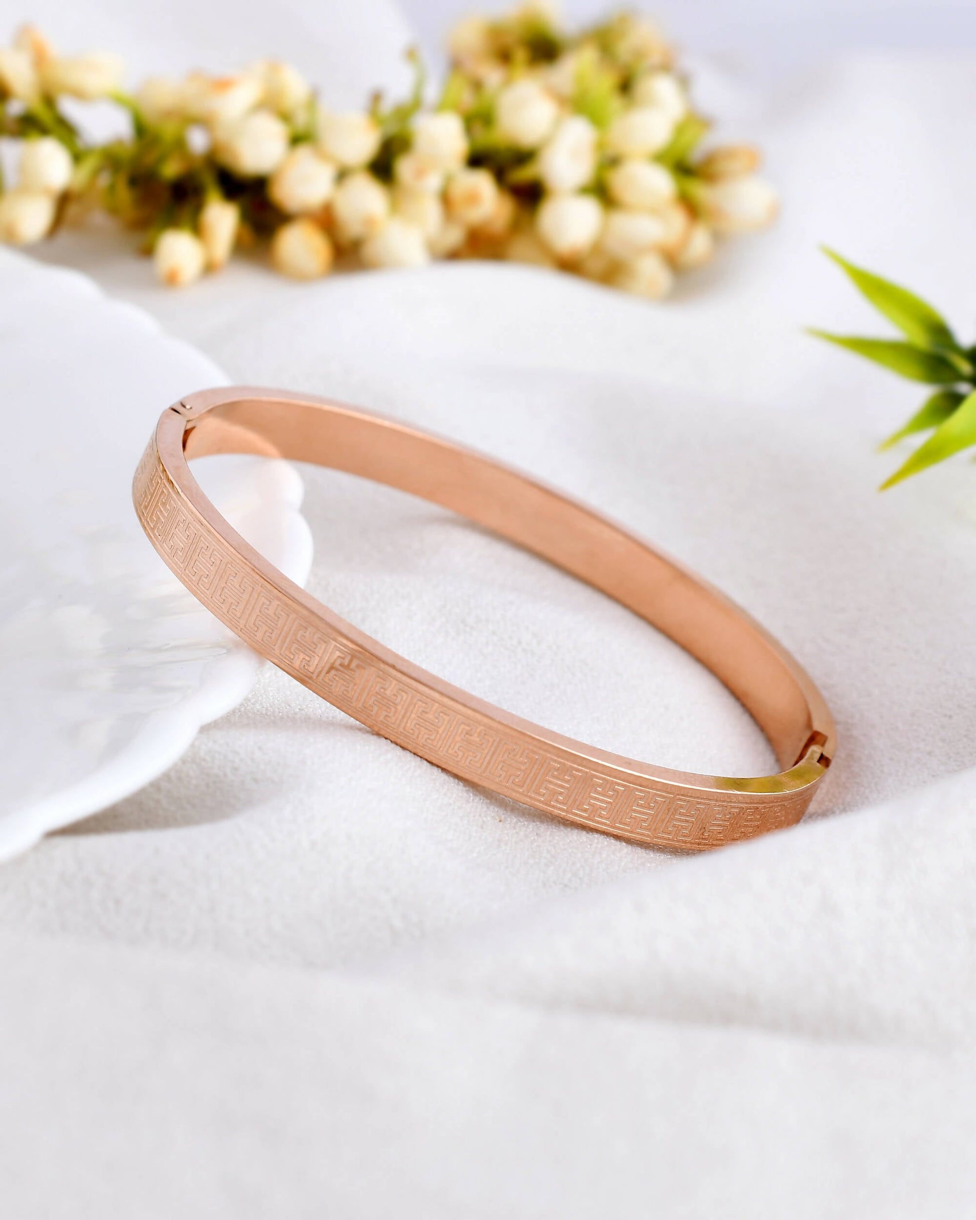 VOJ Stainless Steel Gold-plated Bracelet - Grab2buy