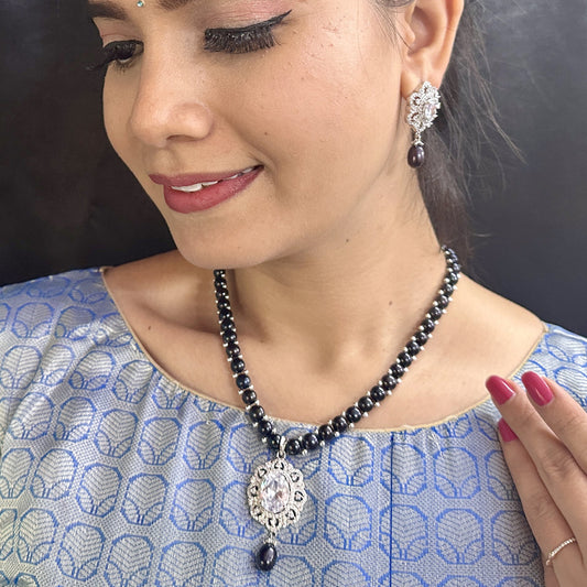 J Pearls Pran Pearl Necklace Set | Grab2Buy