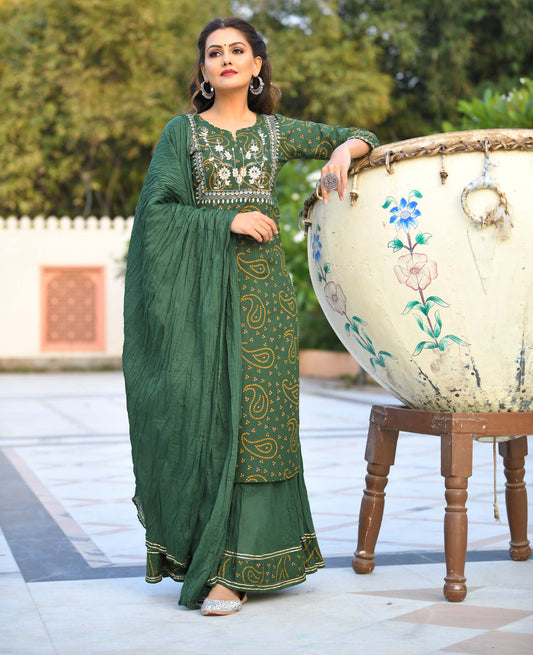 Kaajh Women's Green Bandhej Print Suit Set
