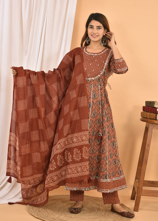 Kaajh Women's Brown Embellished Anarkali Suit Set