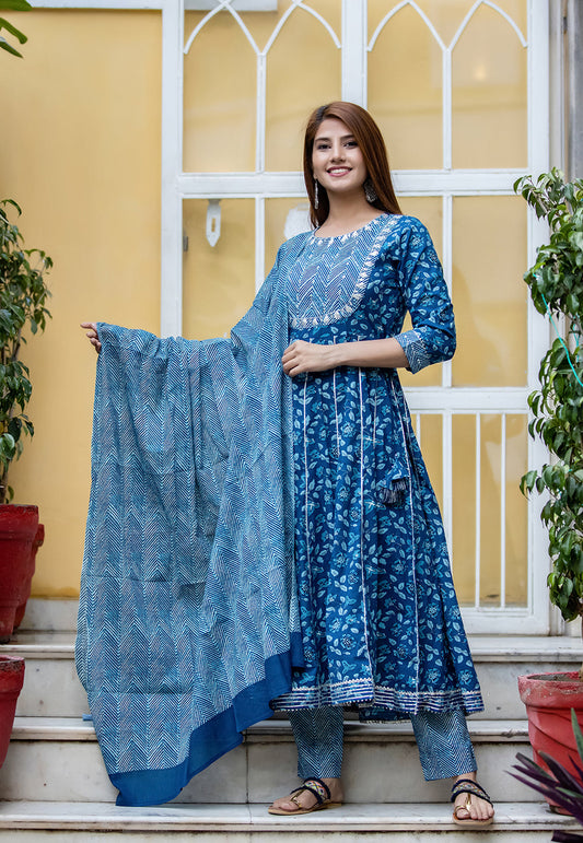 Kaajh Women's Blue Mirror Embellished Anarkali Suit Set