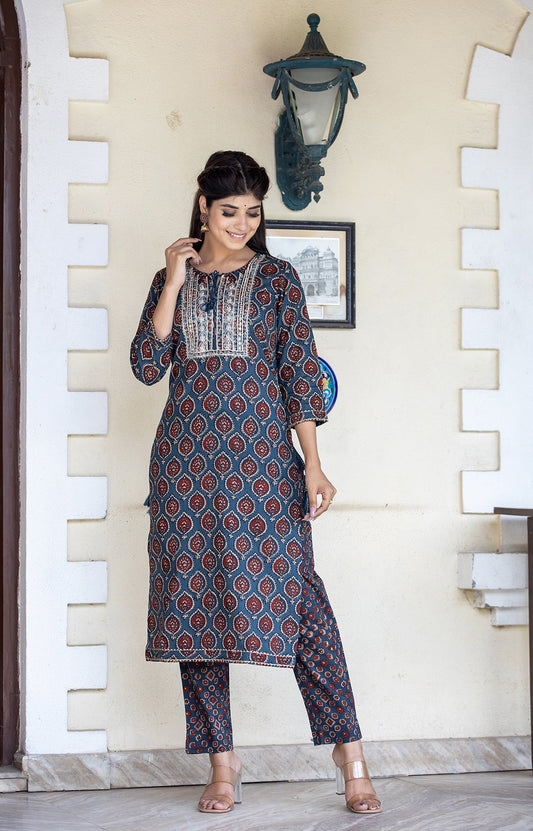 Kaajh Women's Blue Ajrak Print Cotton Kurta Pant Set