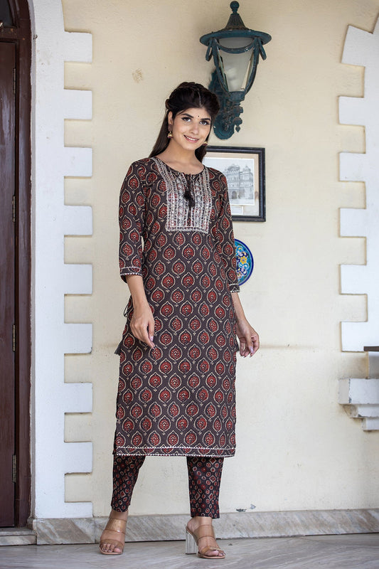 Kaajh Women's Brown Ajrak Print Cotton Kurta Pant Set