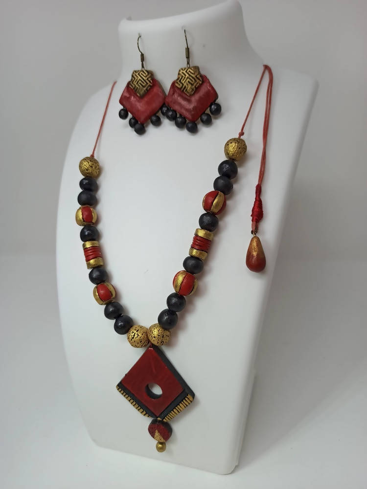 Terracotta Boho Style Diamond Pendant Medium Necklace Set With Hanging Flats-Dark Red