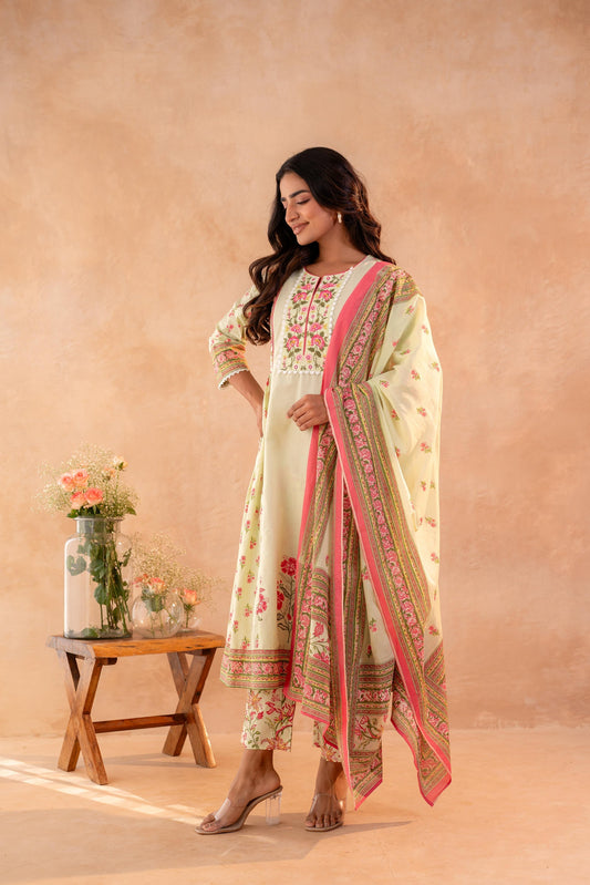 Juniper Noor-e-Gul SageGreen Printed Kurta Pant And Dupatta Set
