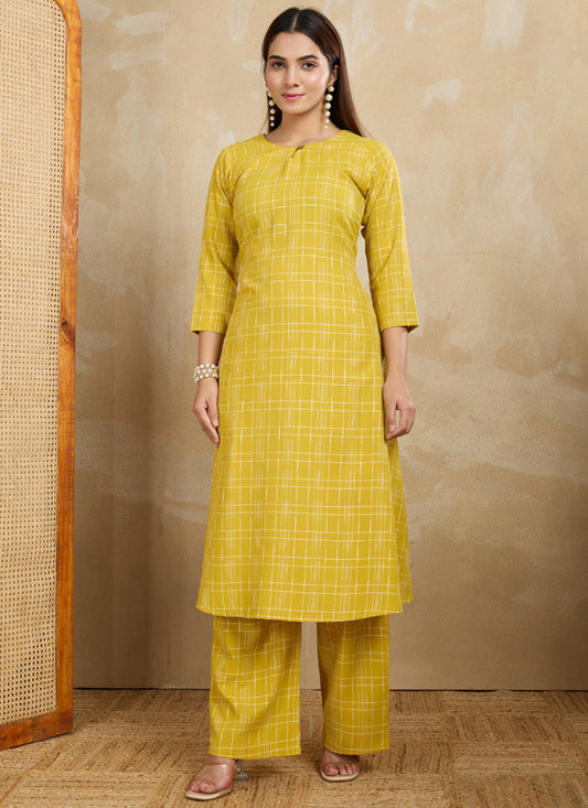 Prazu Fashion Yellow Printed Cotton Blend Kurta Pant Set