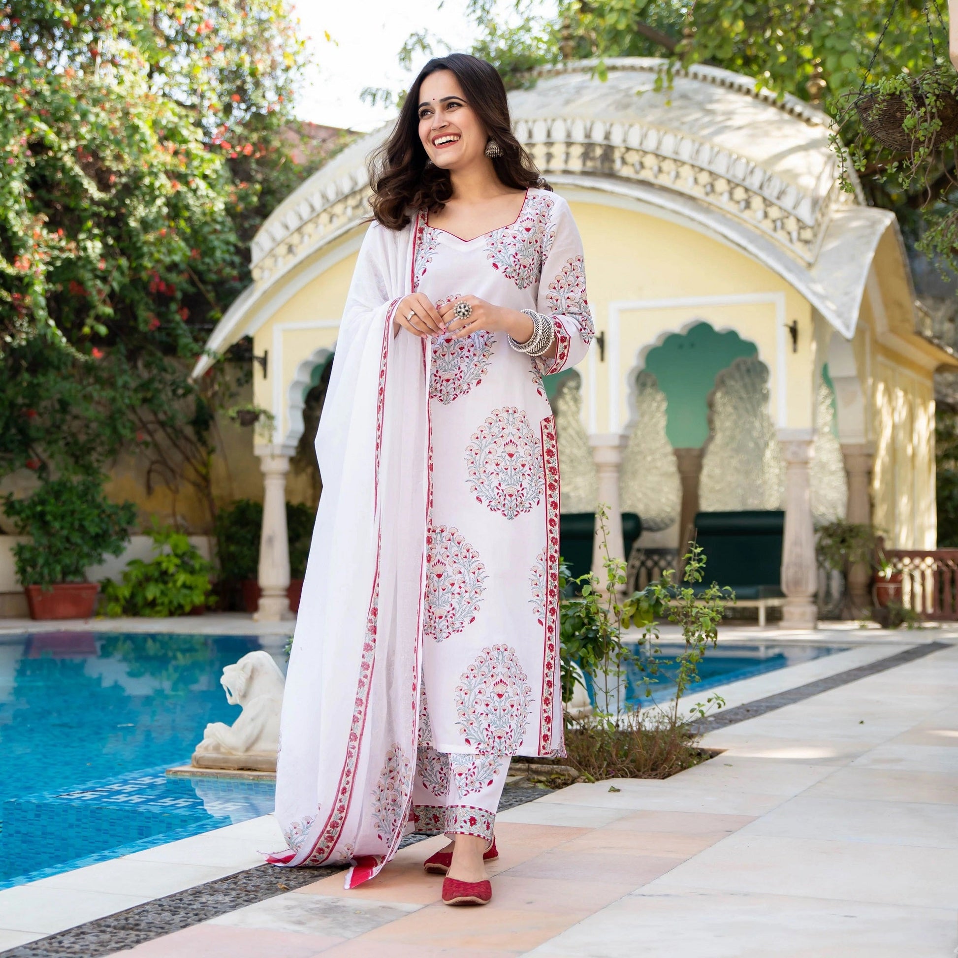 Malishka Women's White Cotton Floral Printed Kurta Pant Set With Dupatta - White - Grab2buy
