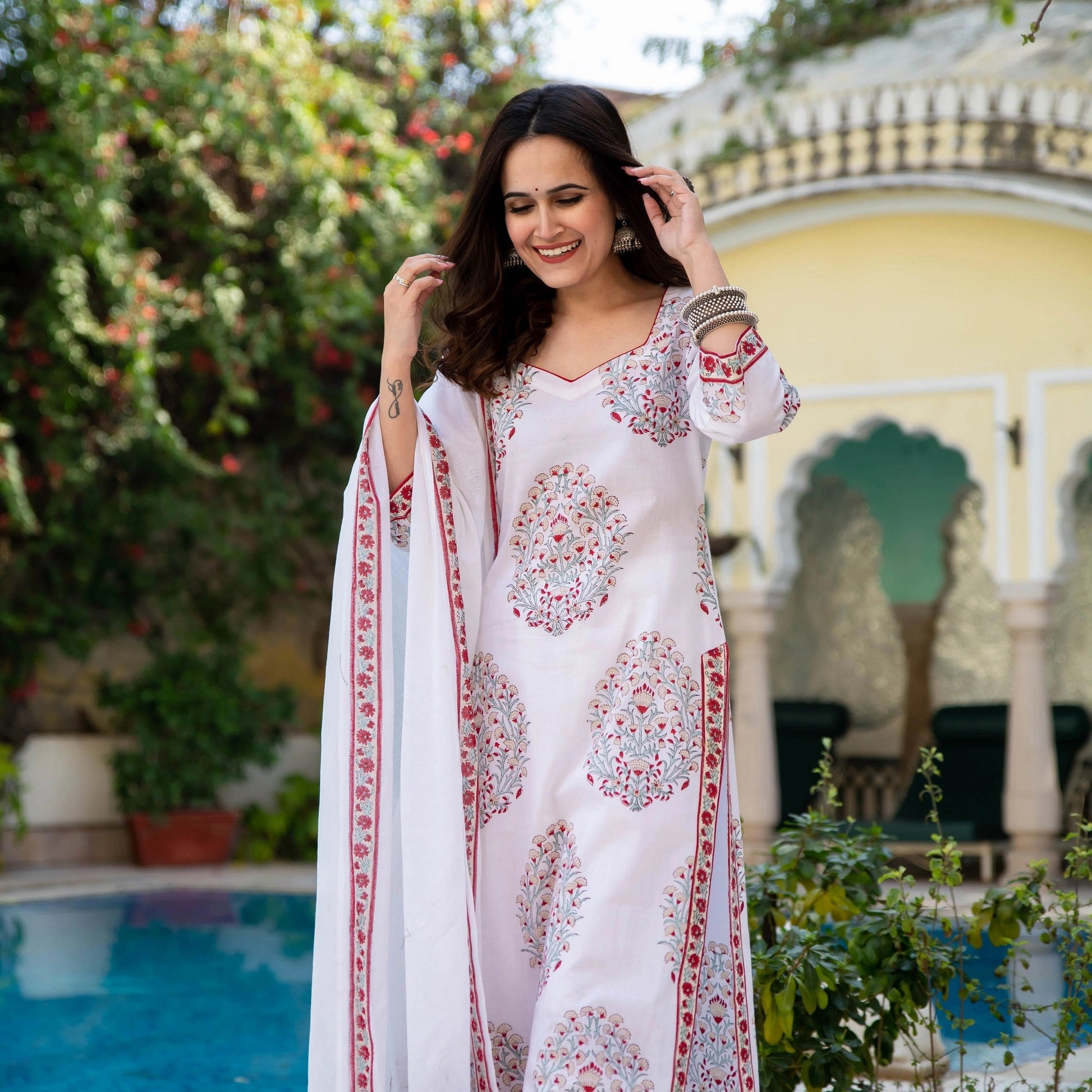 Malishka Women's White Cotton Floral Printed Kurta Pant Set With Dupatta - White - Grab2buy