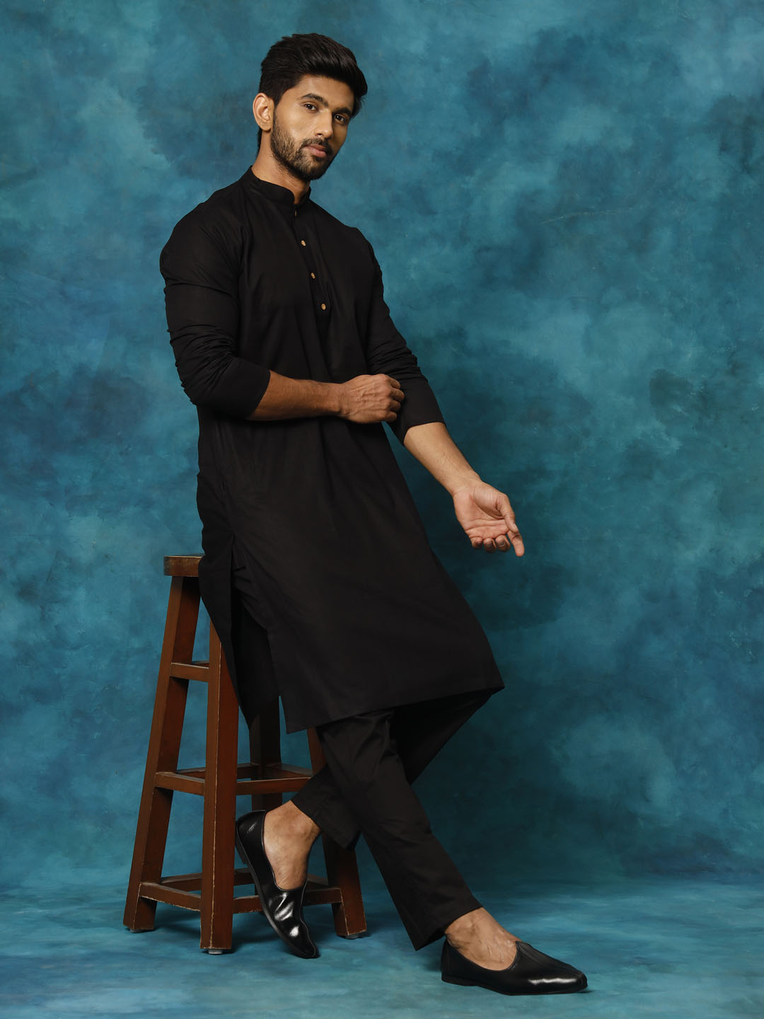 Vastramay Men's Black Cotton Blend Kurta Pyjama Set - Grab2buy