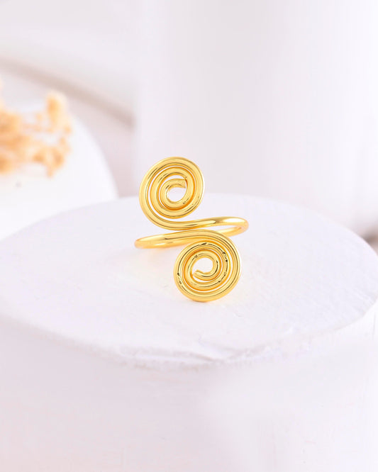 VOJ Gold-Polished Circular Designed Anti Tarnish Finger Ring