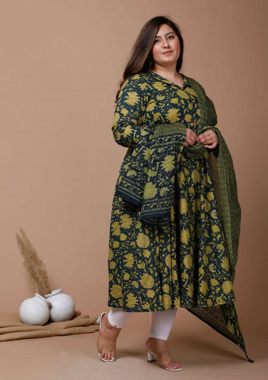 Miravan Women's Plus Size Floral Green Printed Cotton Anarkali Kurta With Dupatta