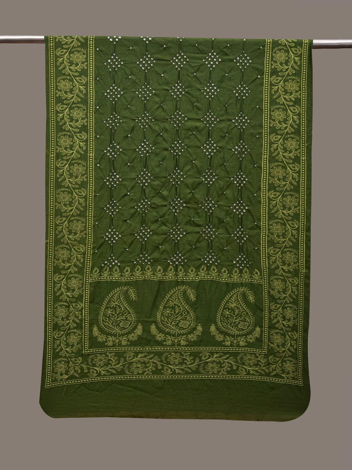 Green Bandhani Silk Handloom Stole with Mango Design - Global Threads - Grab2buy