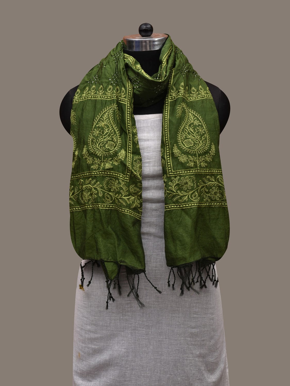 Green Bandhani Silk Handloom Stole with Mango Design - Global Threads - Grab2buy
