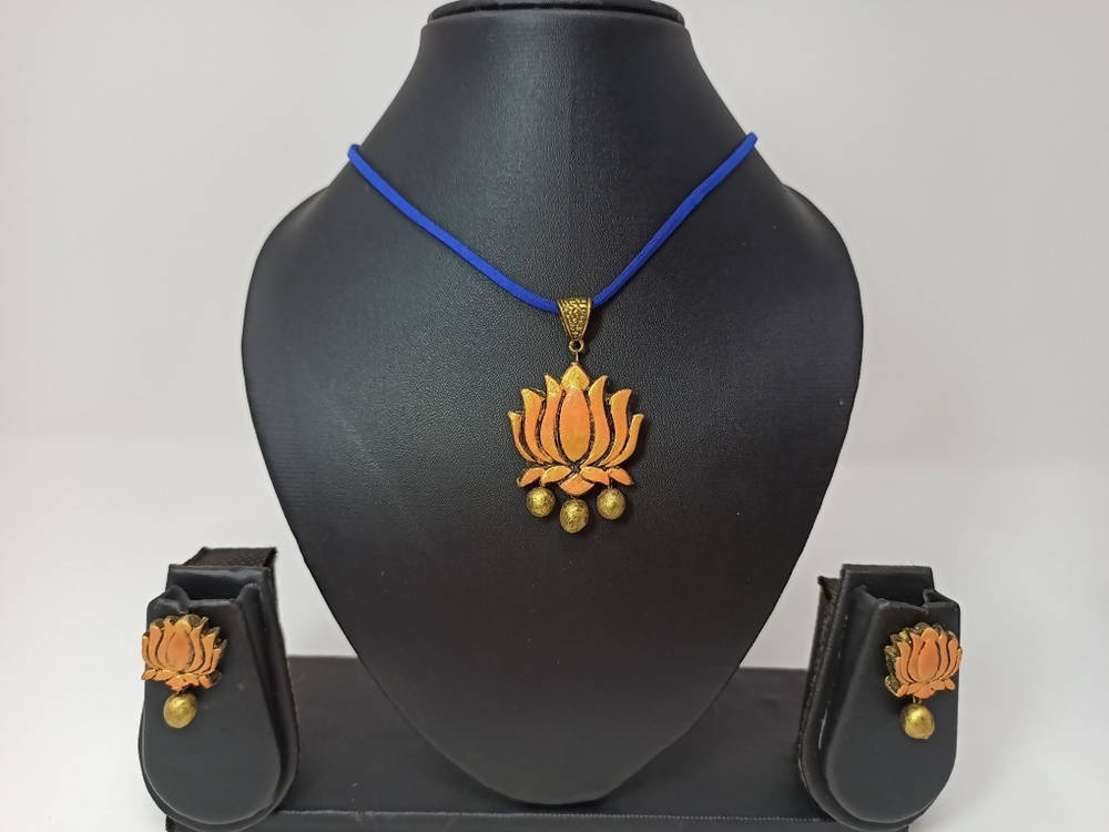 Terracotta Lotus Pendant Mini Necklace Set With Studs