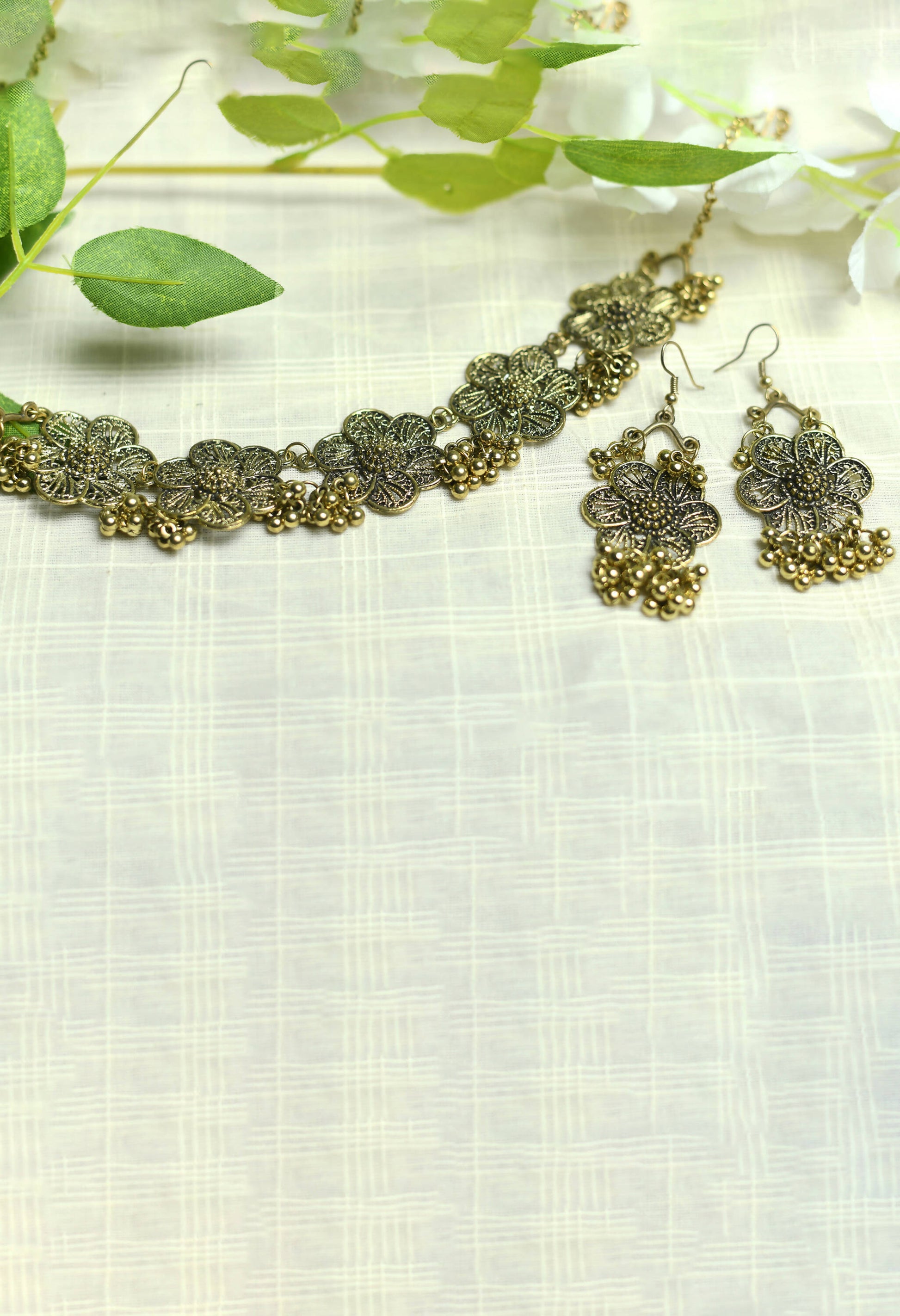 Mominos Fashion Johar Kamal Golden-Plated Brass Finish Floral Desgin Choker For Women - Grab2buy