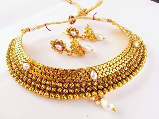 white kemp Antique Necklace set