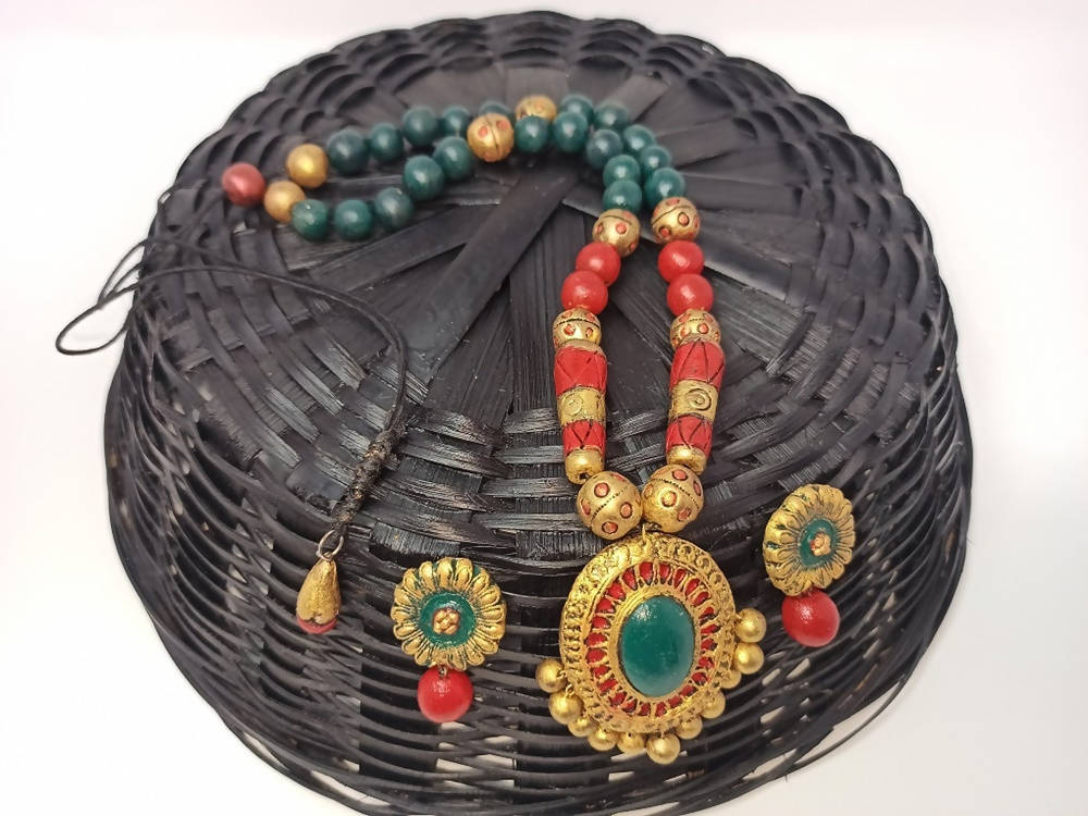 Terracotta Boho Style Long Necklace Set With Studs-Dark Green,Red And Gold