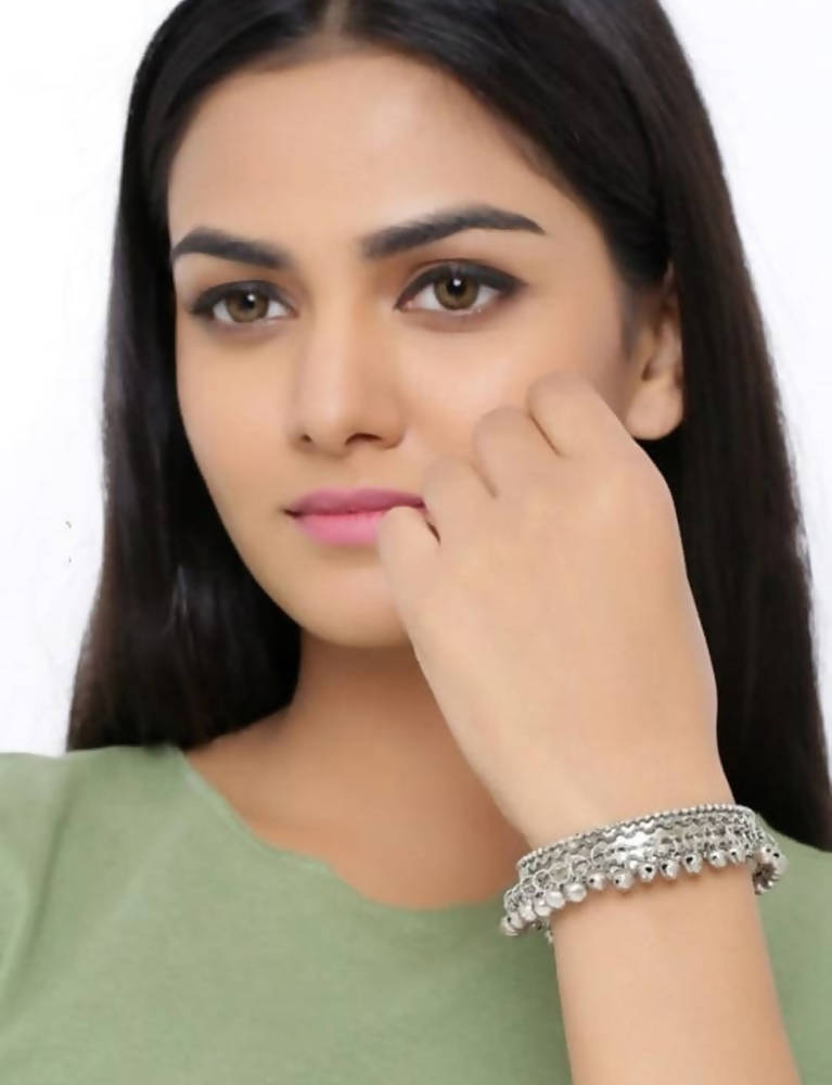 Mominos Fashion Trendy Bracelet With Ghungroo