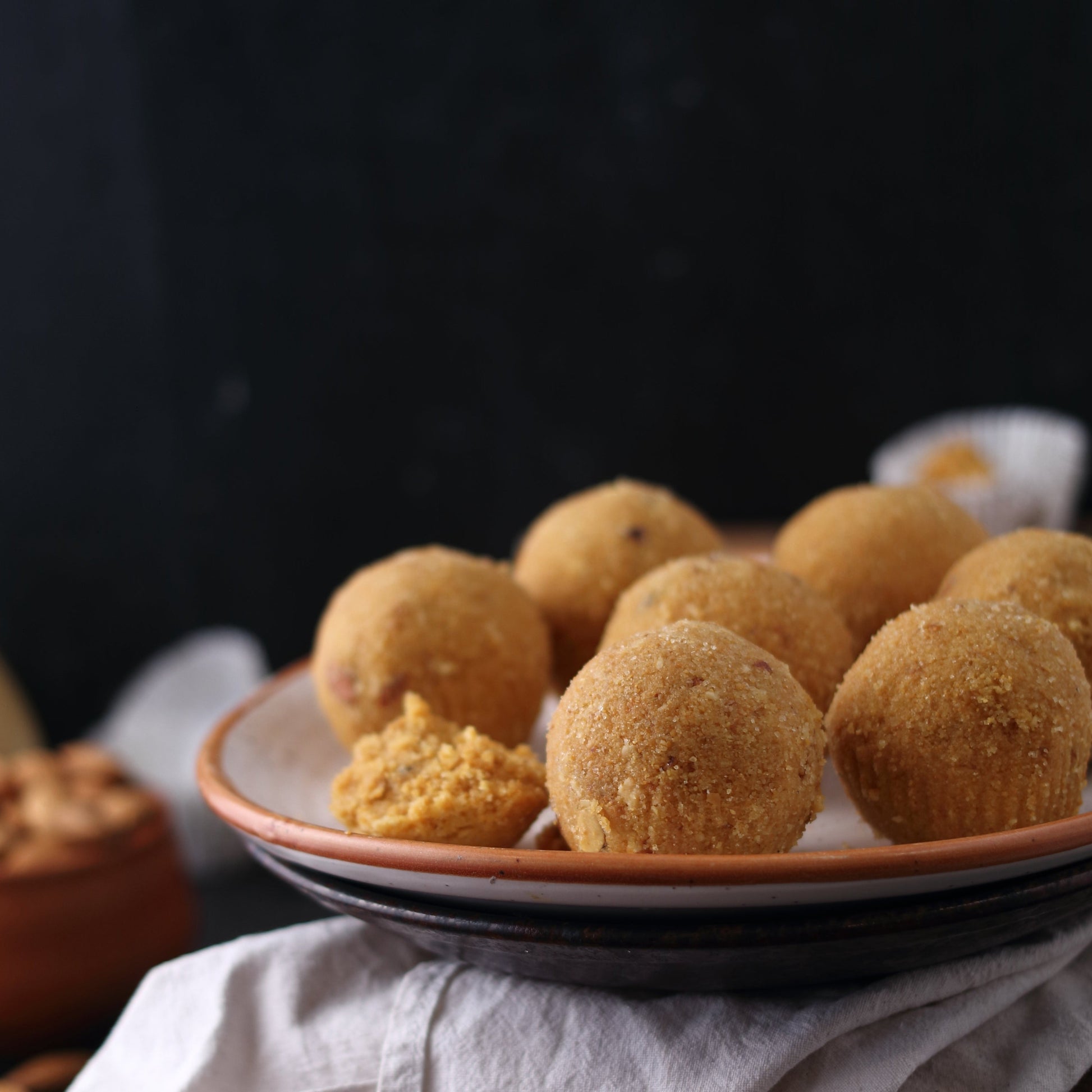 Almond House Besan Laddu 