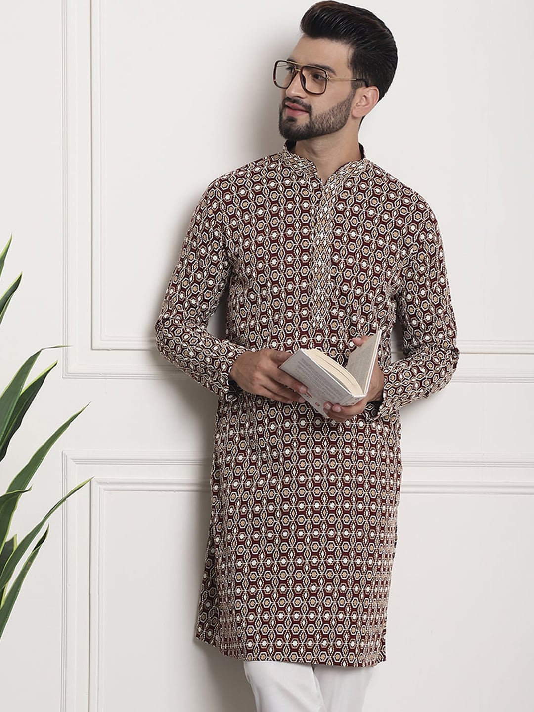Sojanya Geometric Embroidered Mandarin Collar Kurta 
