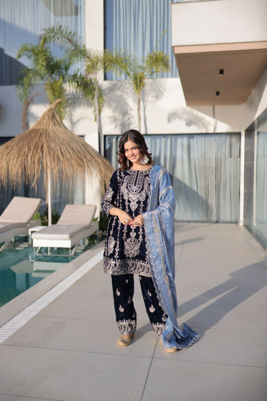 Teeya Creation Womens New Fancy Velvet With Rich Zari Embroidered Work Kurta Set