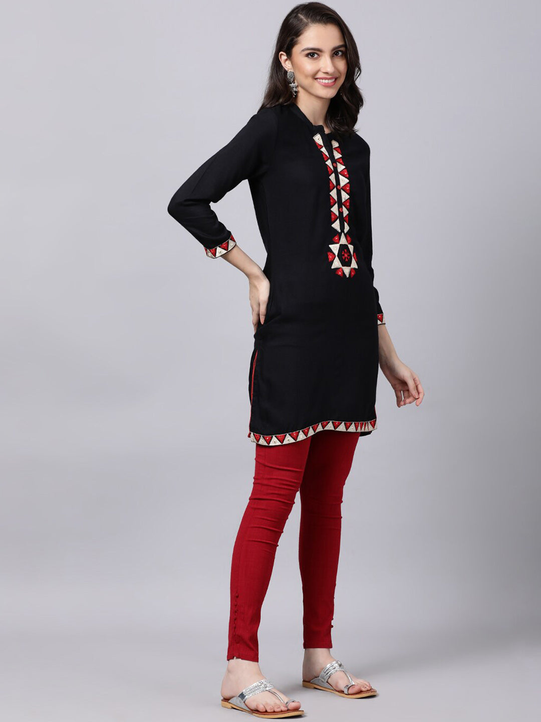 Souchii Women Black Geometric Embroidered Grandeur & Majestic Artwork Kurta 