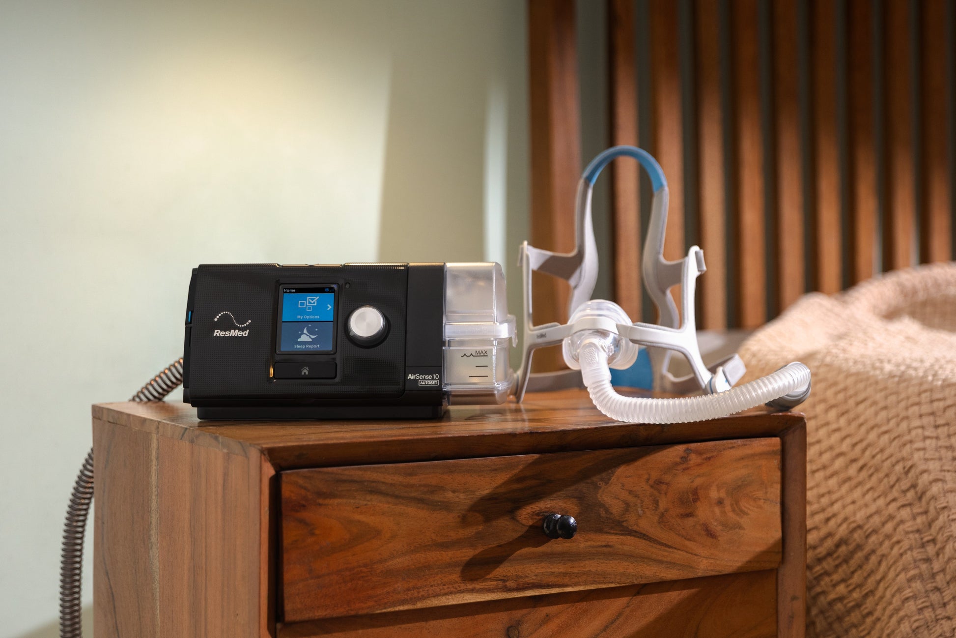 AirSense™ 10 Autoset™ Tripack 4G CPAP Device with HumidAir and ClimateLineAir 