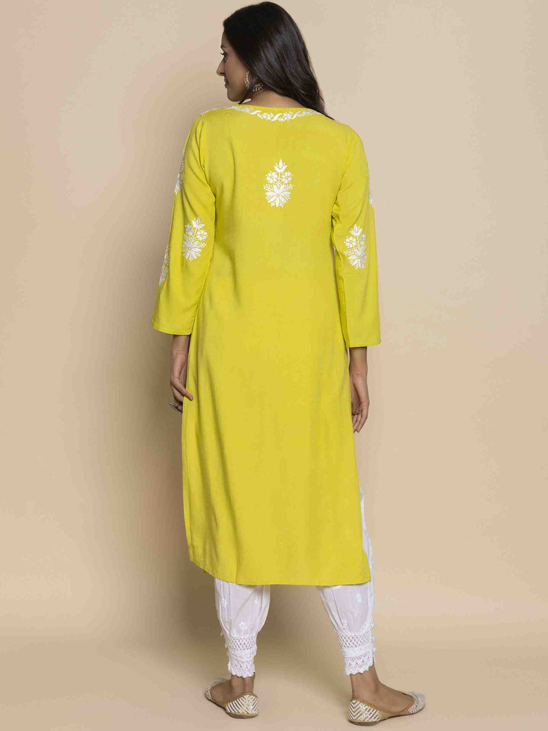 HOUSE OF KARI Floral Embroidered Chikankari Straight Kurta 