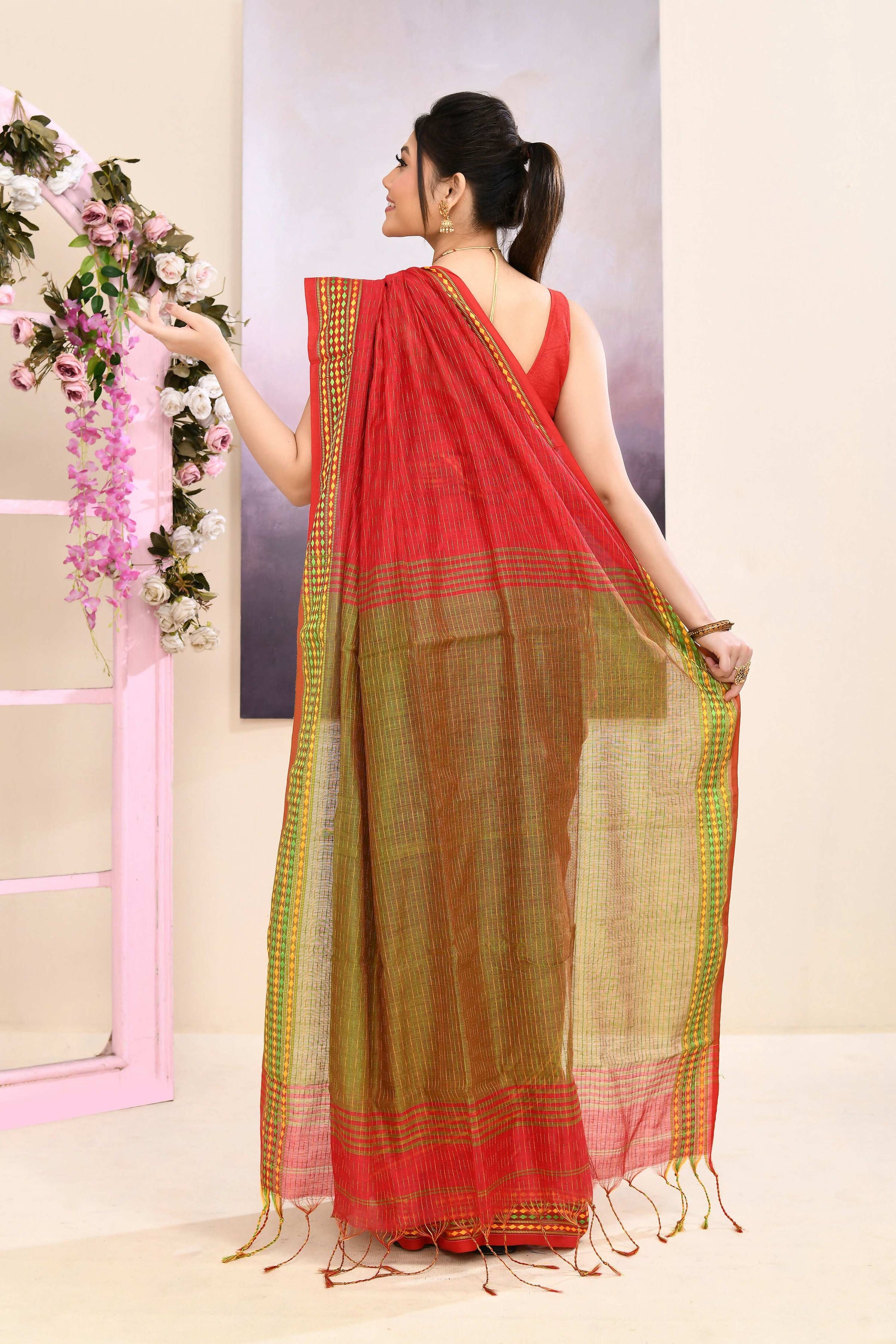 Piyari Fashion Women's Red Embellished Cotton Blend Jamdani Saree