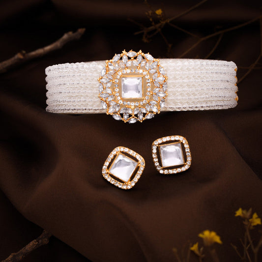 Tehzeeb Creations Brass Gold-Polished Gold, White, White Jewel Set  