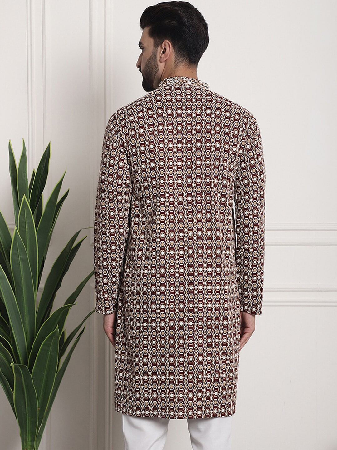 Sojanya Geometric Embroidered Mandarin Collar Kurta 