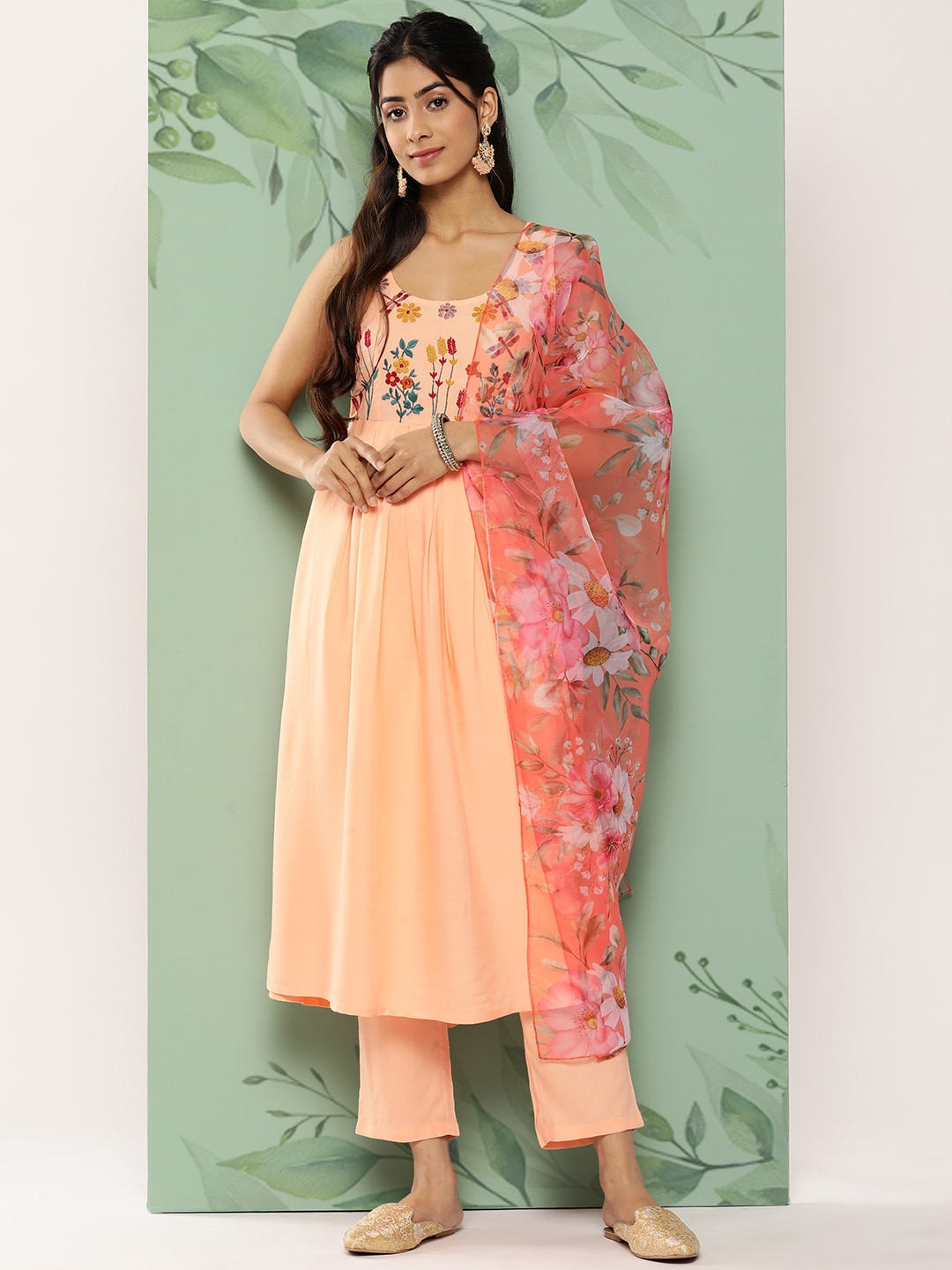 HERE&NOW Women Floral Yoke Design Pleated Thread Work Kurta with Trousers & Dupatta