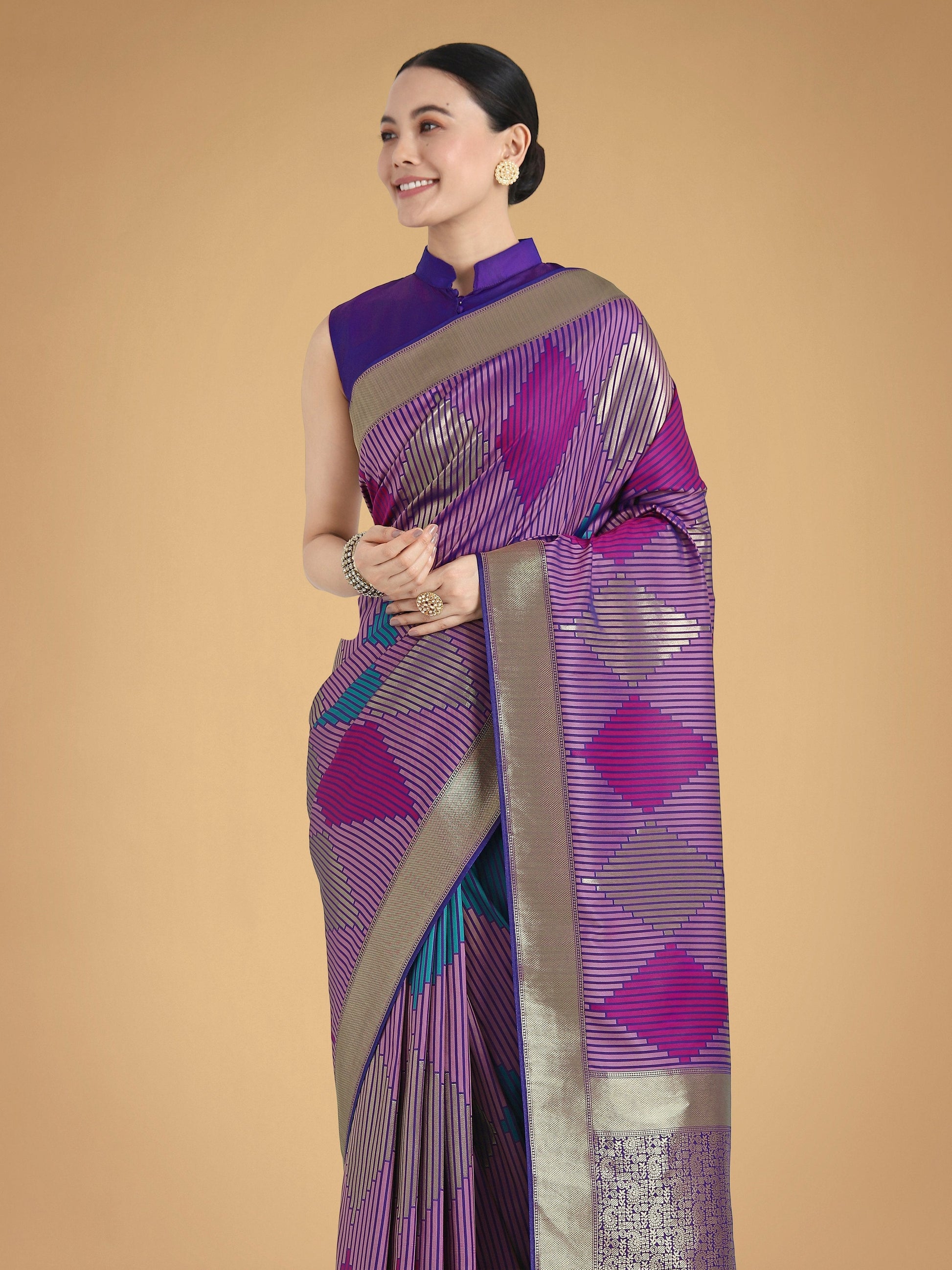 Monjolika Fashion Lavender Colour Banarasi Silk Zari Weaving Classic Saree | Swadesiicart