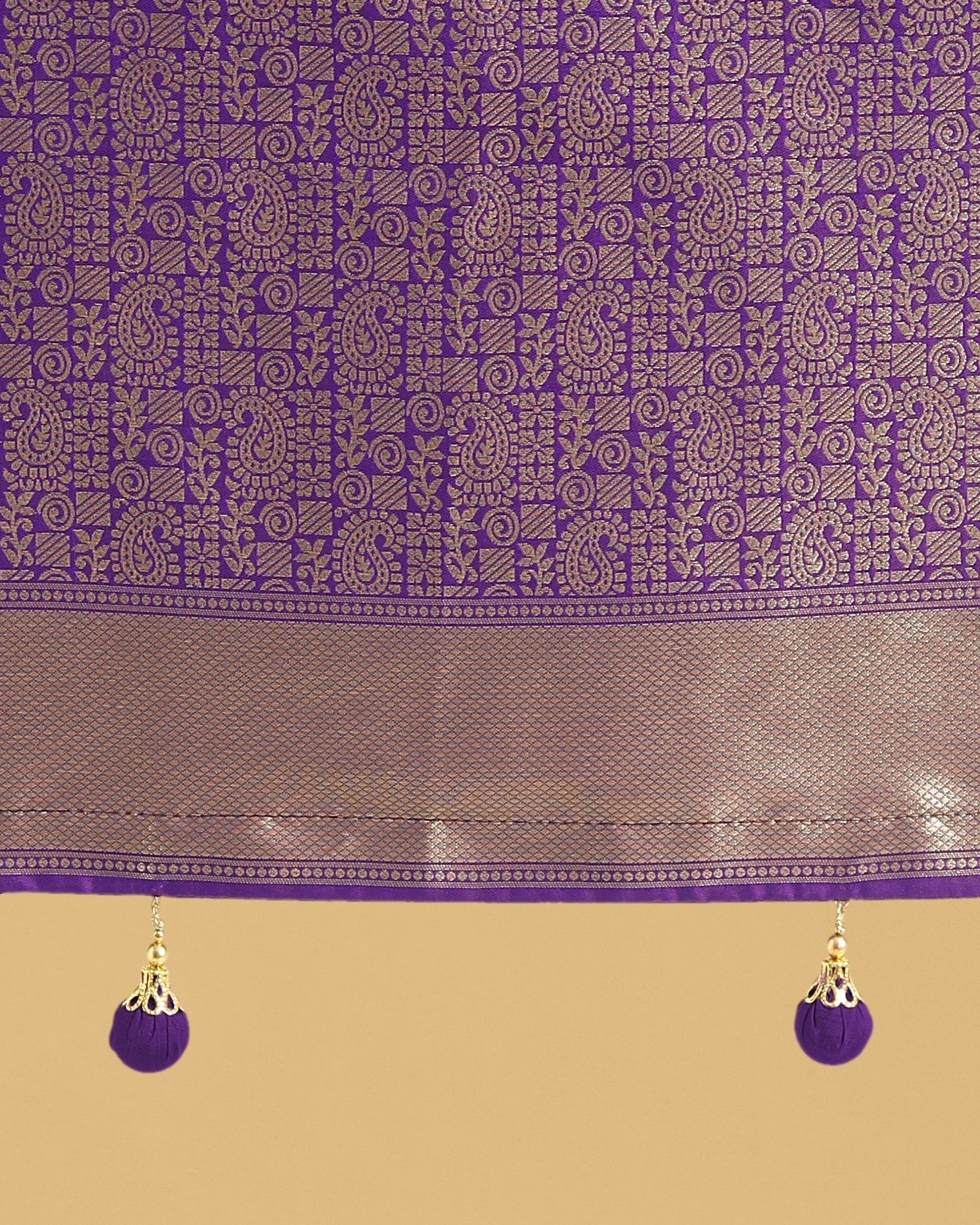 Monjolika Fashion Lavender Colour Banarasi Silk Zari Weaving Classic Saree | Swadesiicart